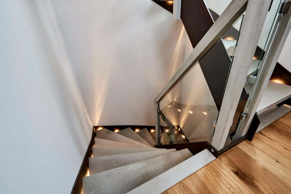 Бетон, Ржавчина и Стекло. Лестница из HPL