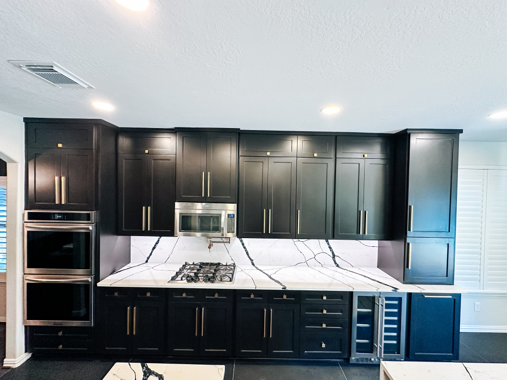 Black & White Kitchen Remodel - Pearland, TX