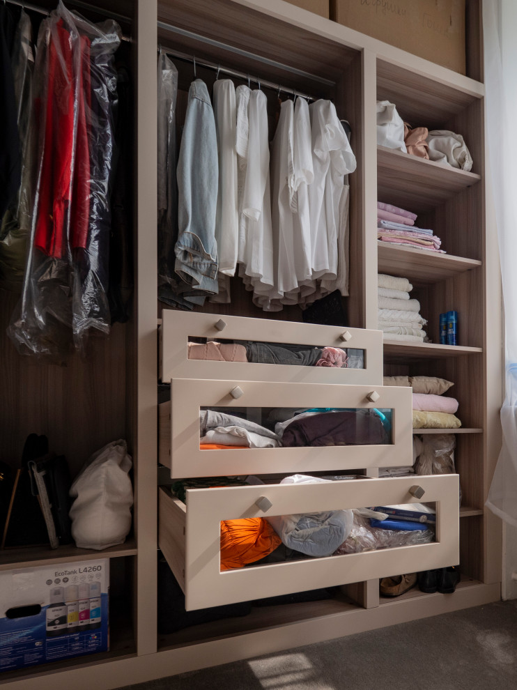 Функциональная гардеробная в современном стиле