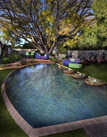Design ideas for a contemporary pool in Austin.
