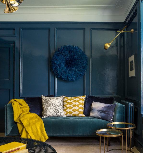 Transitional Living Room nyklassisk-dagligstue