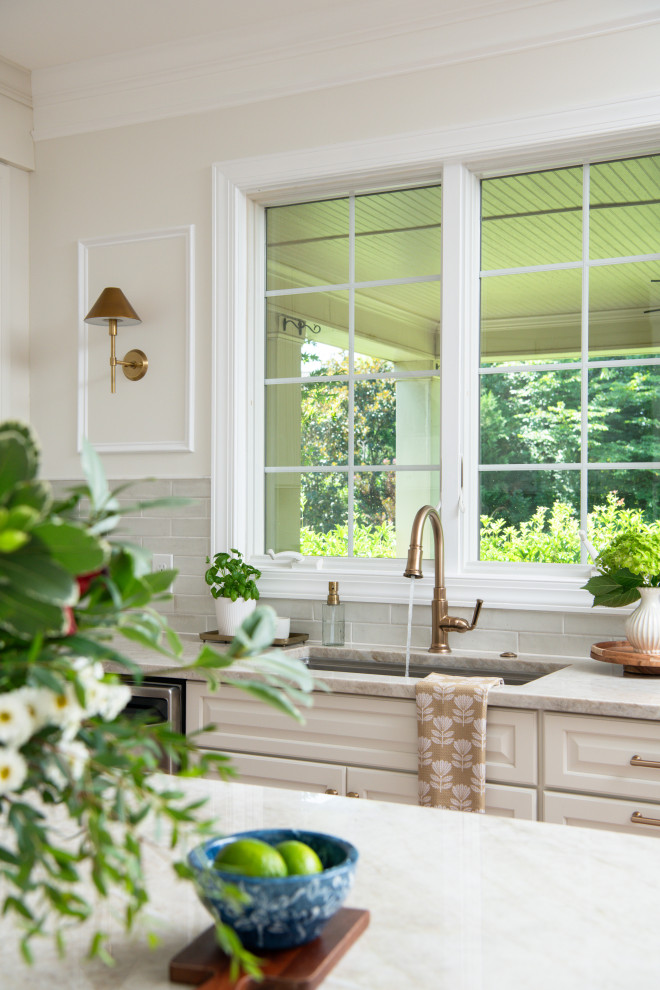 Example of a transitional kitchen design in Charlotte
