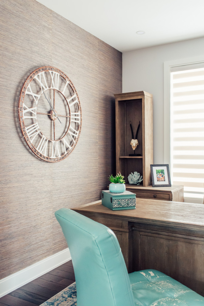 Example of a transitional home design design in Toronto