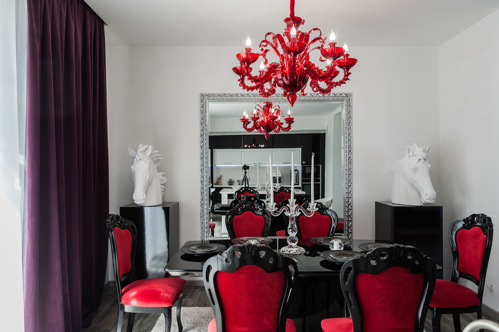 Дом с лошадиным бюстом