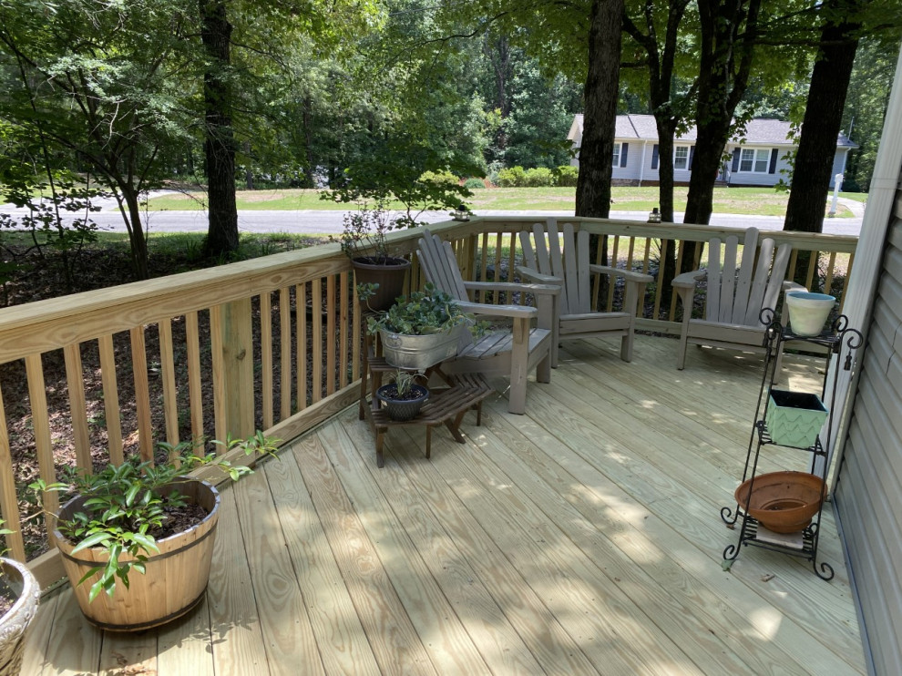 This is an example of an expansive country deck in Birmingham.