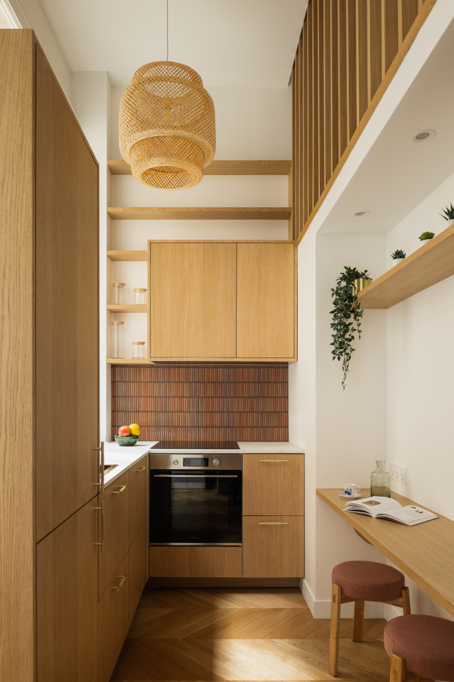 Cette image montre une cuisine design.