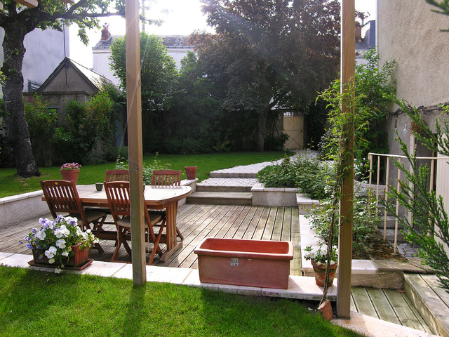 Terrasse bois donnant sur l'entr&eacute;e modern-deck