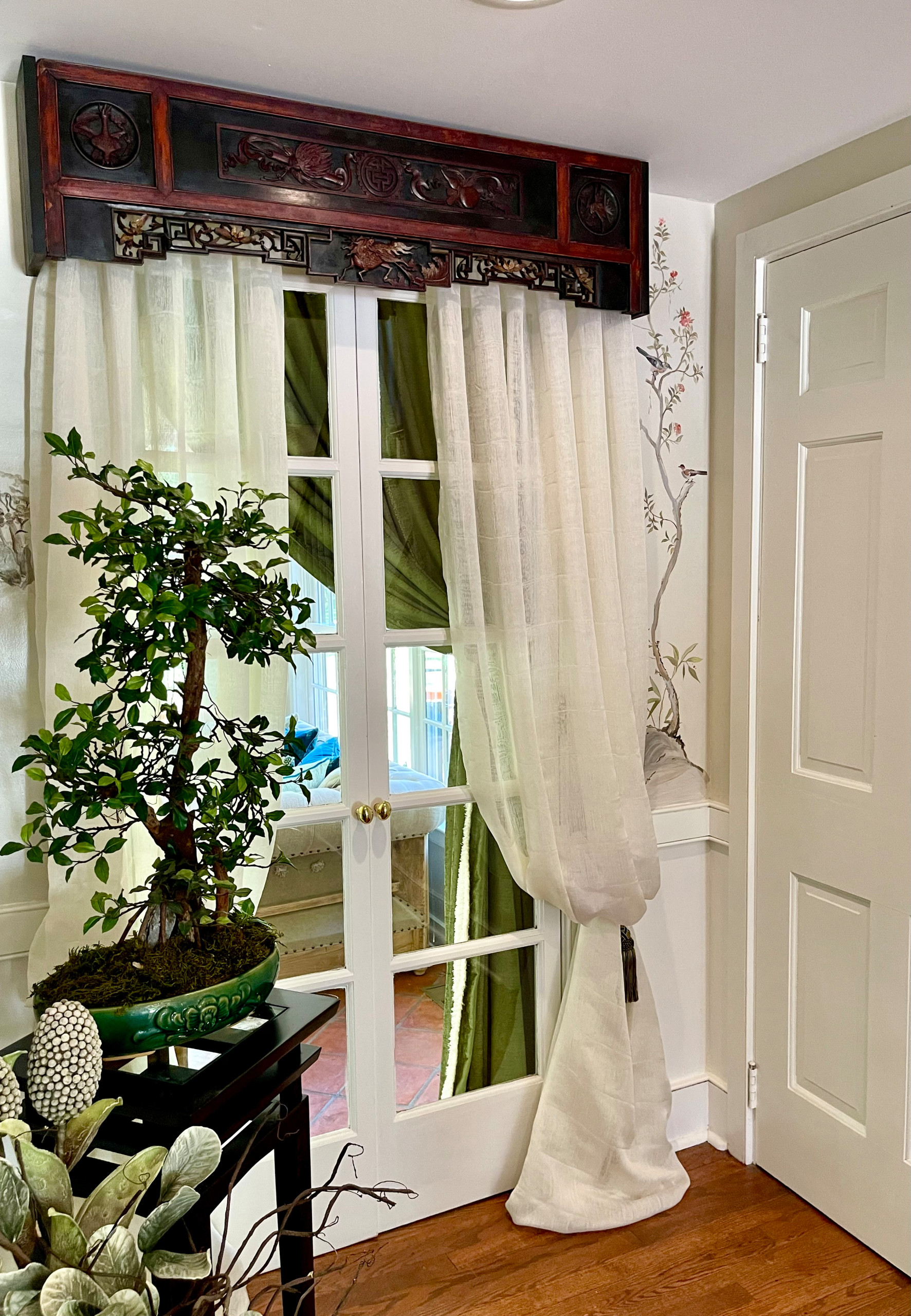Inspiration for a zen entryway remodel in Philadelphia