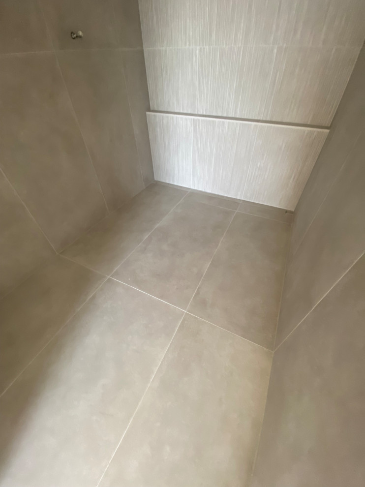 Nehalem Large Format Tile Masterbath