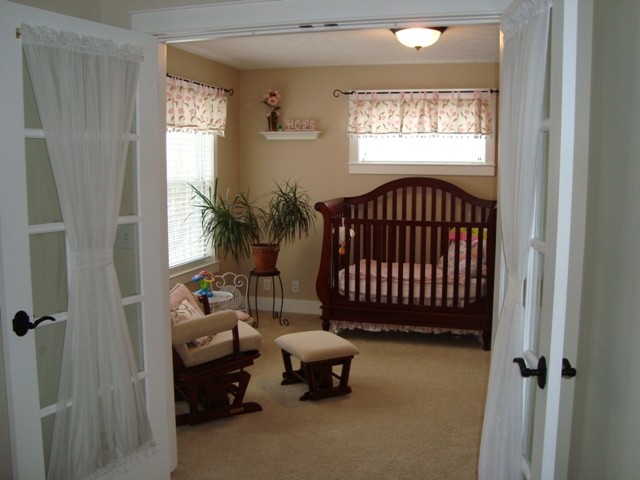 This is an example of a traditional kids' room in Grand Rapids.