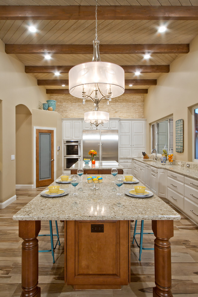 Kitchen - transitional kitchen idea in Phoenix