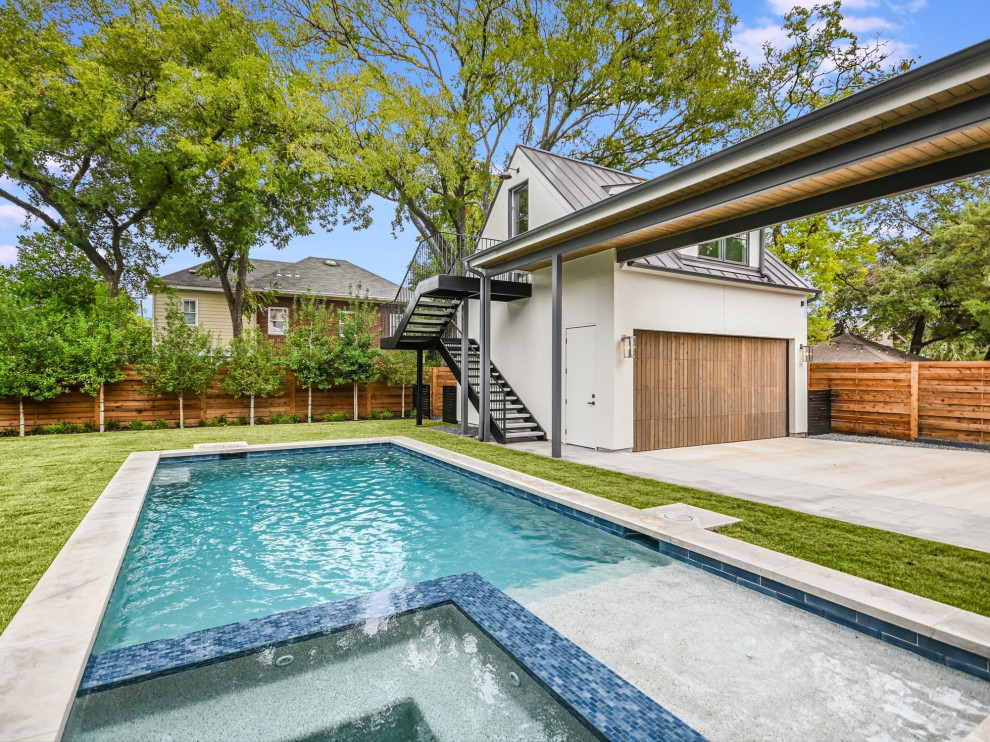 Inspiration for a transitional pool remodel in Austin