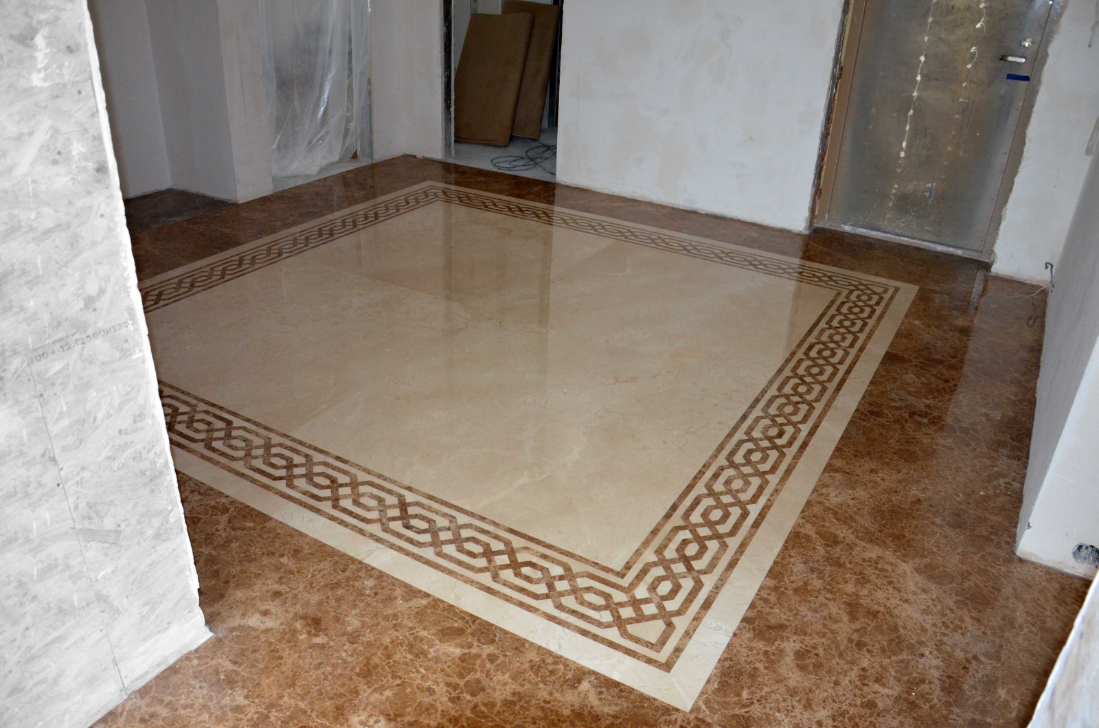 Апартаменты в современном стиле с применением мрамора