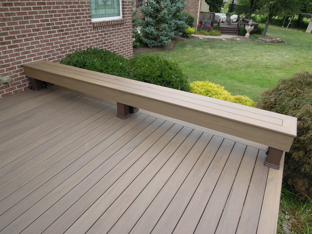 Timbertech Earthwood Evolutions Legacy in Pecan - Contemporary - Deck ...