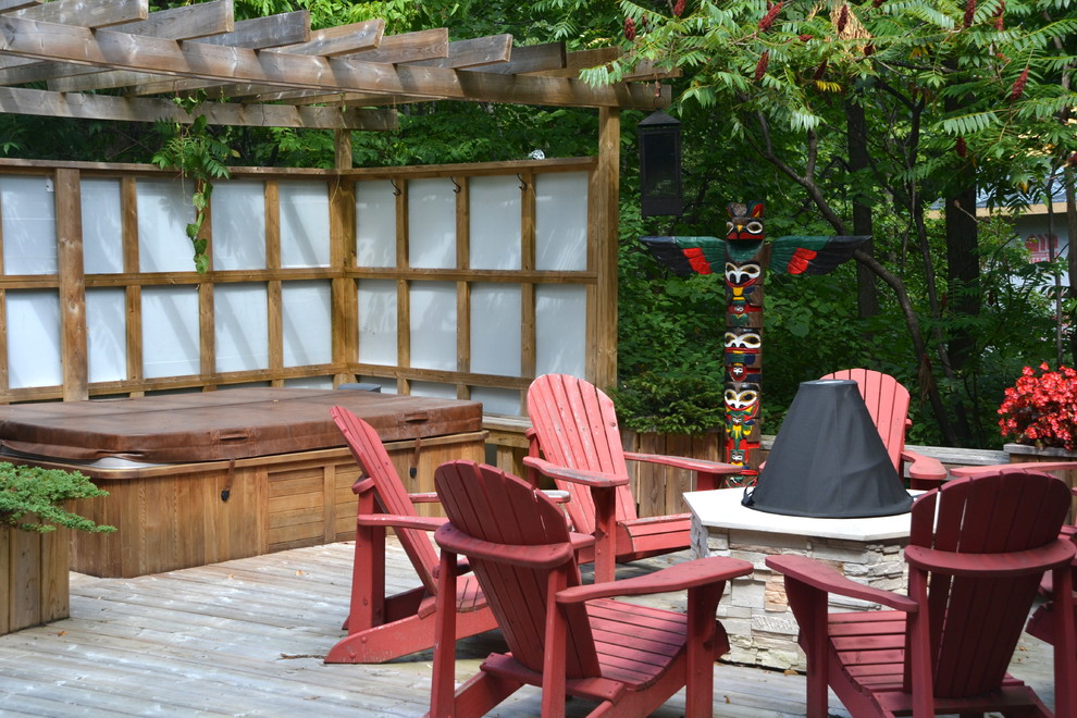 Photo of an eclectic deck in Toronto.