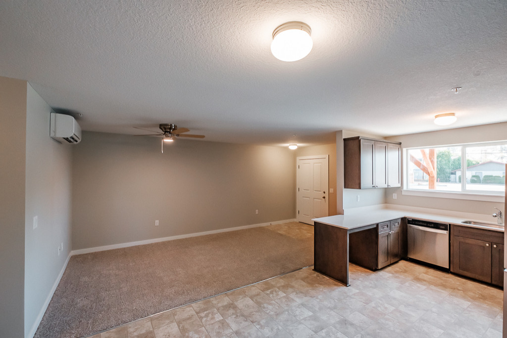 Plymouth Hills Apartments