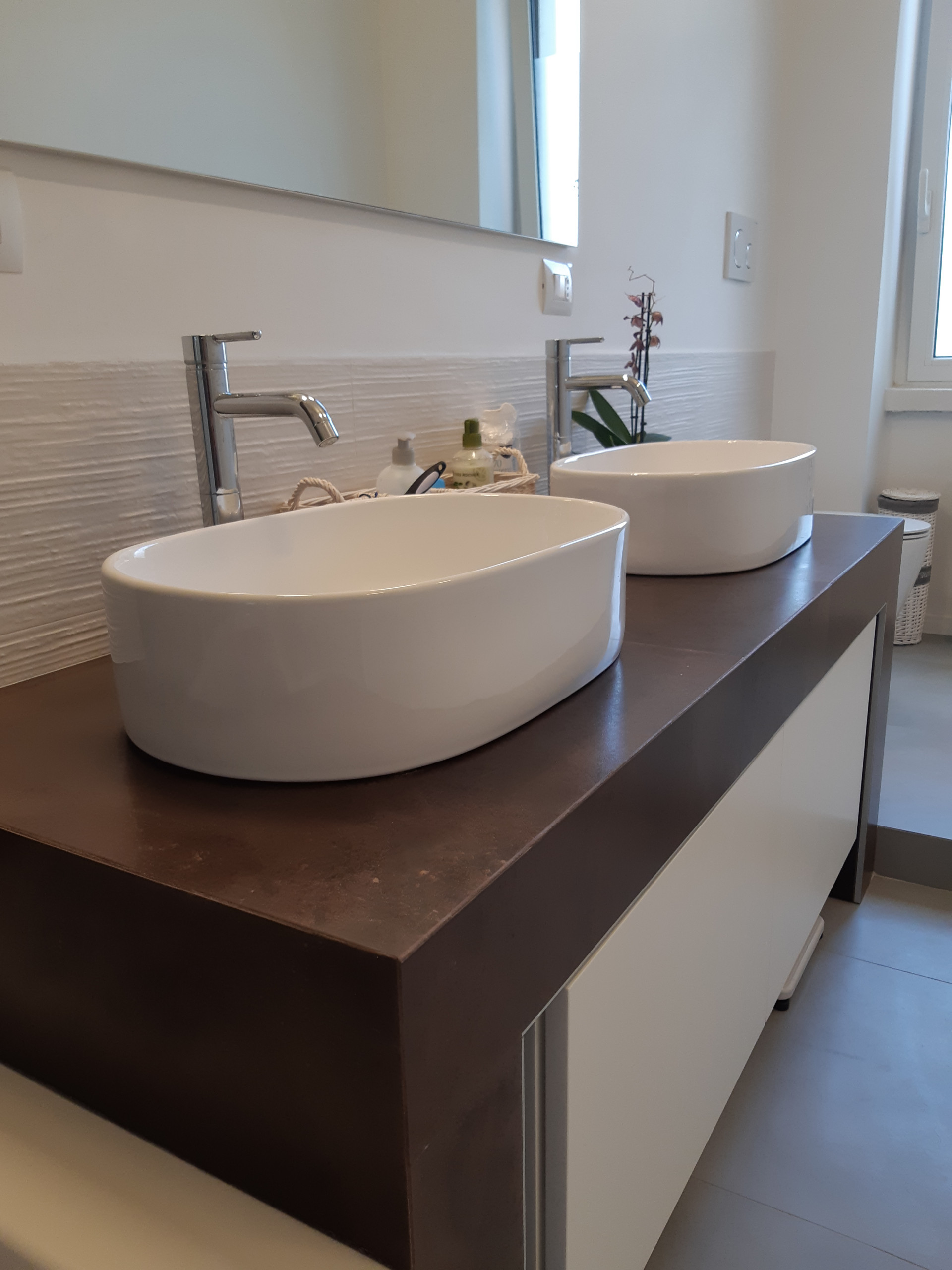 VIA PACINI | Bagno con lavabo doppio