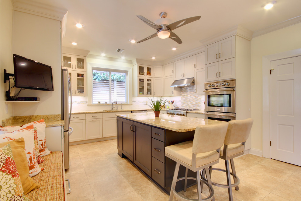 Transitional kitchen photo in Miami