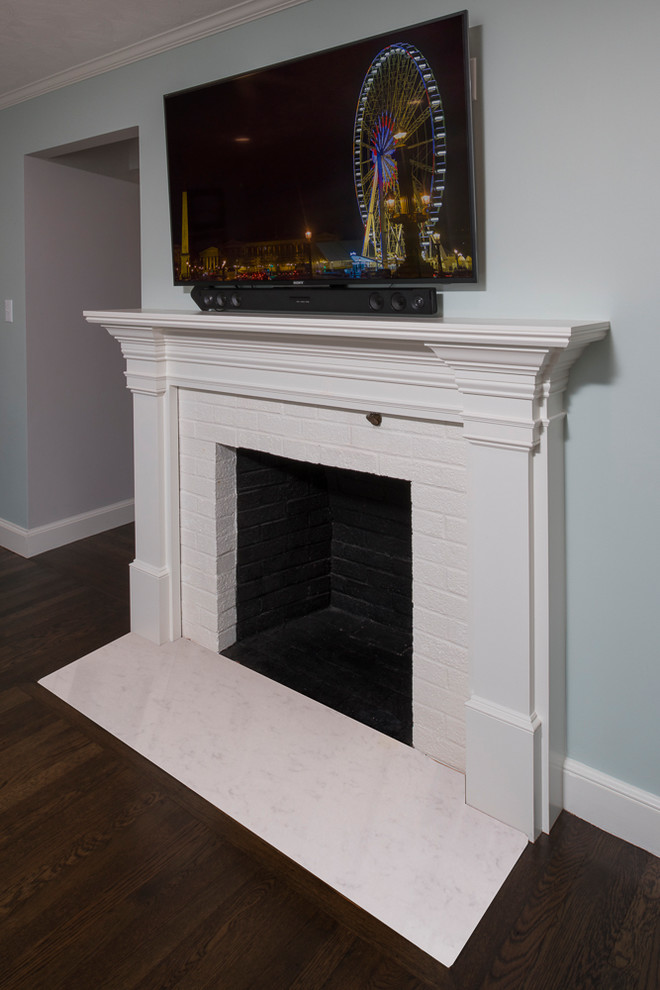 Transitional home design photo in Boston