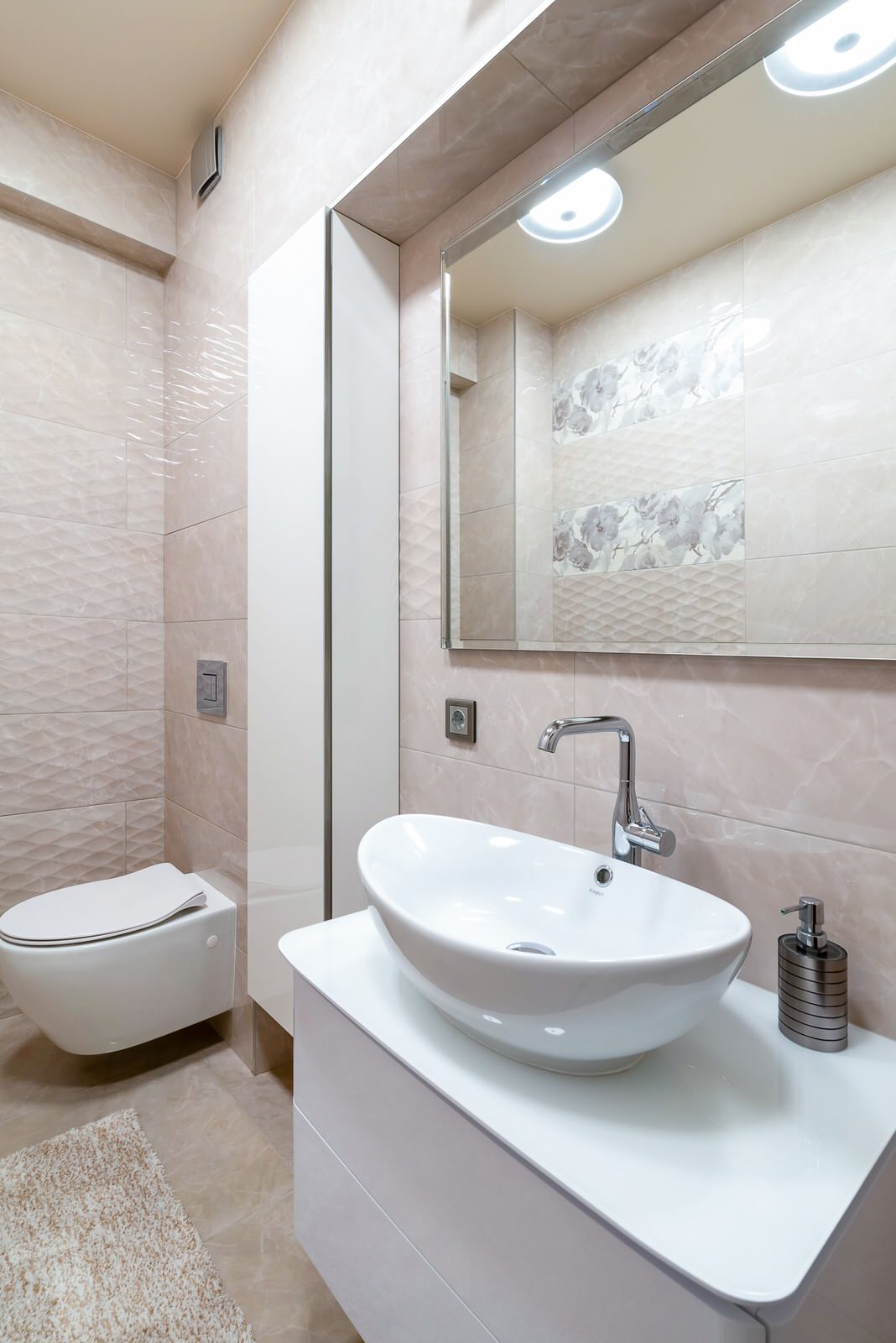 Дом с ирисом