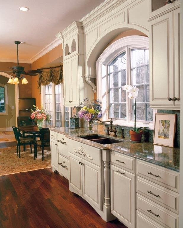 Traditional Kitchen Renovation & Cabinetry