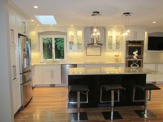 MODERN KITCHEN IN WINCHESTER contemporary-kitchen