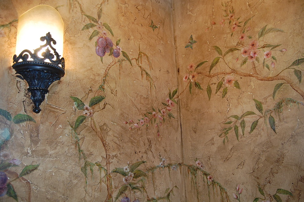 Photo of a traditional powder room in Austin.