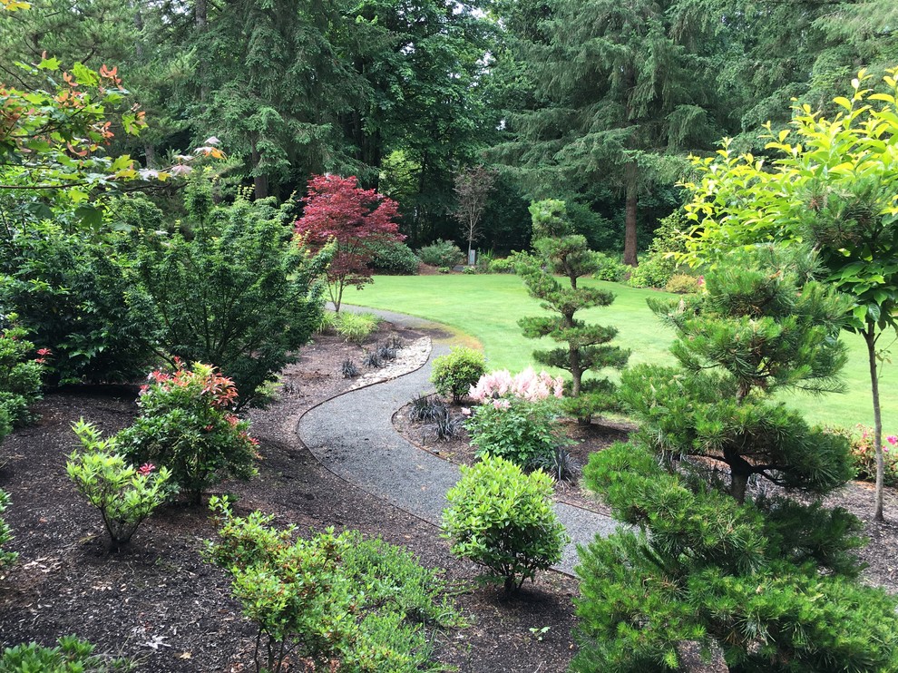 Design ideas for a large asian backyard garden in Portland.