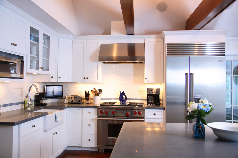 Kitchen - transitional kitchen idea in Boston