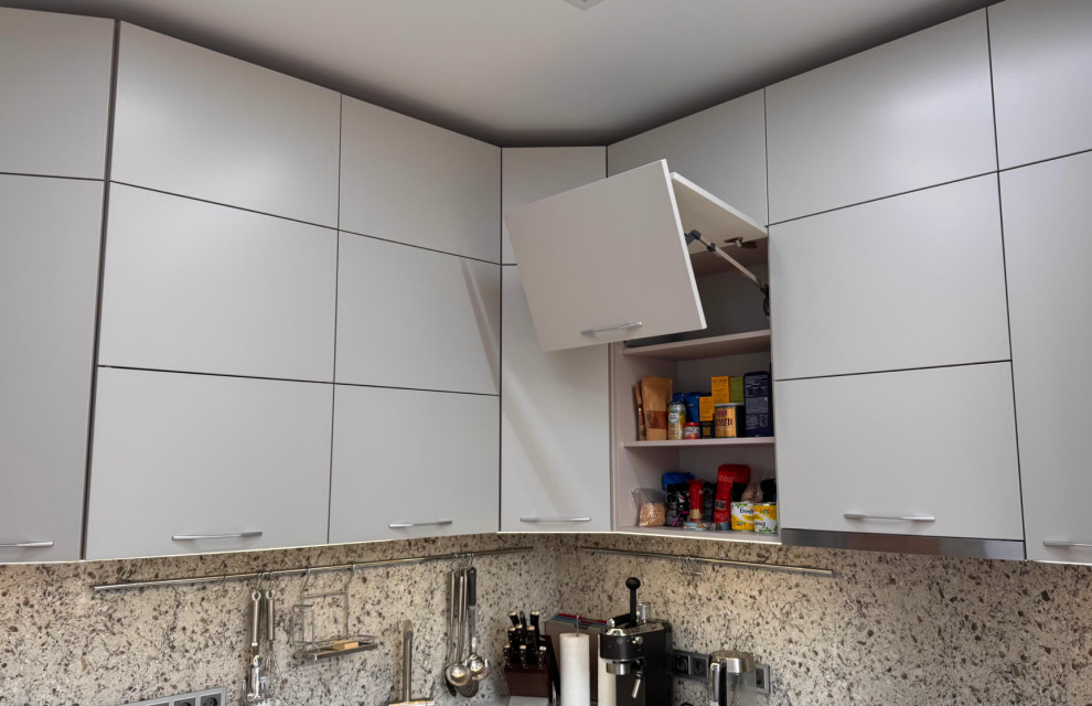 Современная кухня в цвете Серый Кашемир