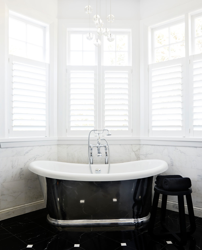 Example of a classic bathroom design in Sydney