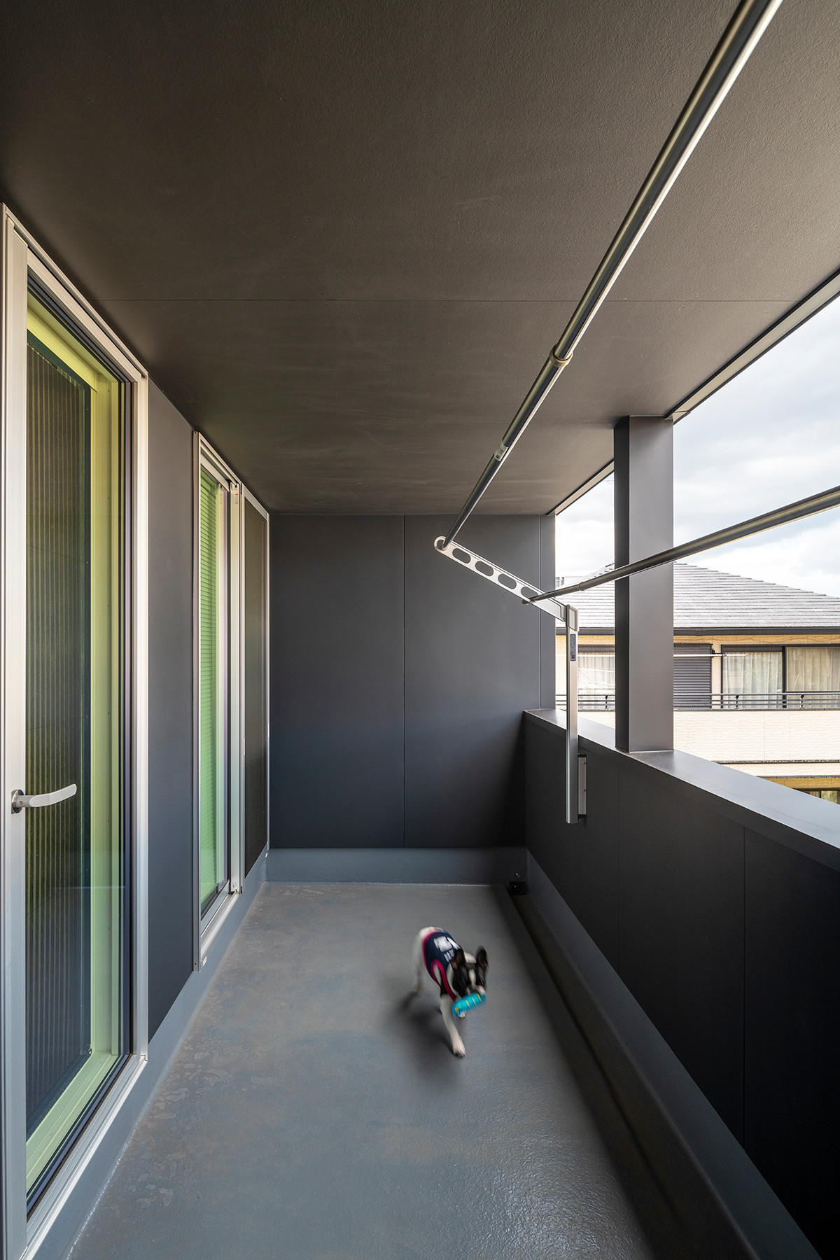 R House 32house 緩衝帯を持つ個室群住居