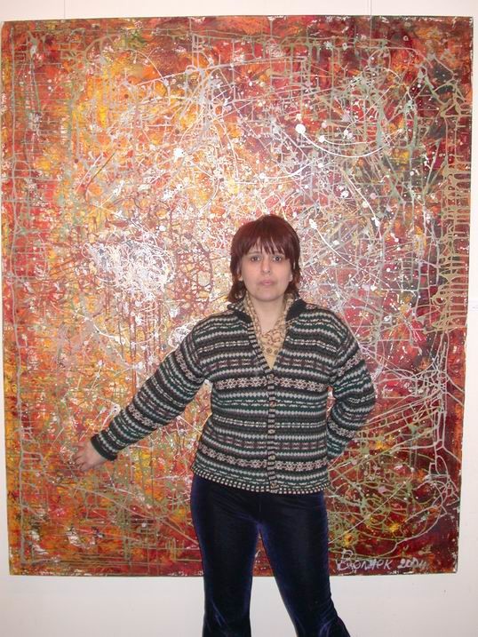 На фоне картин Лики Волчек