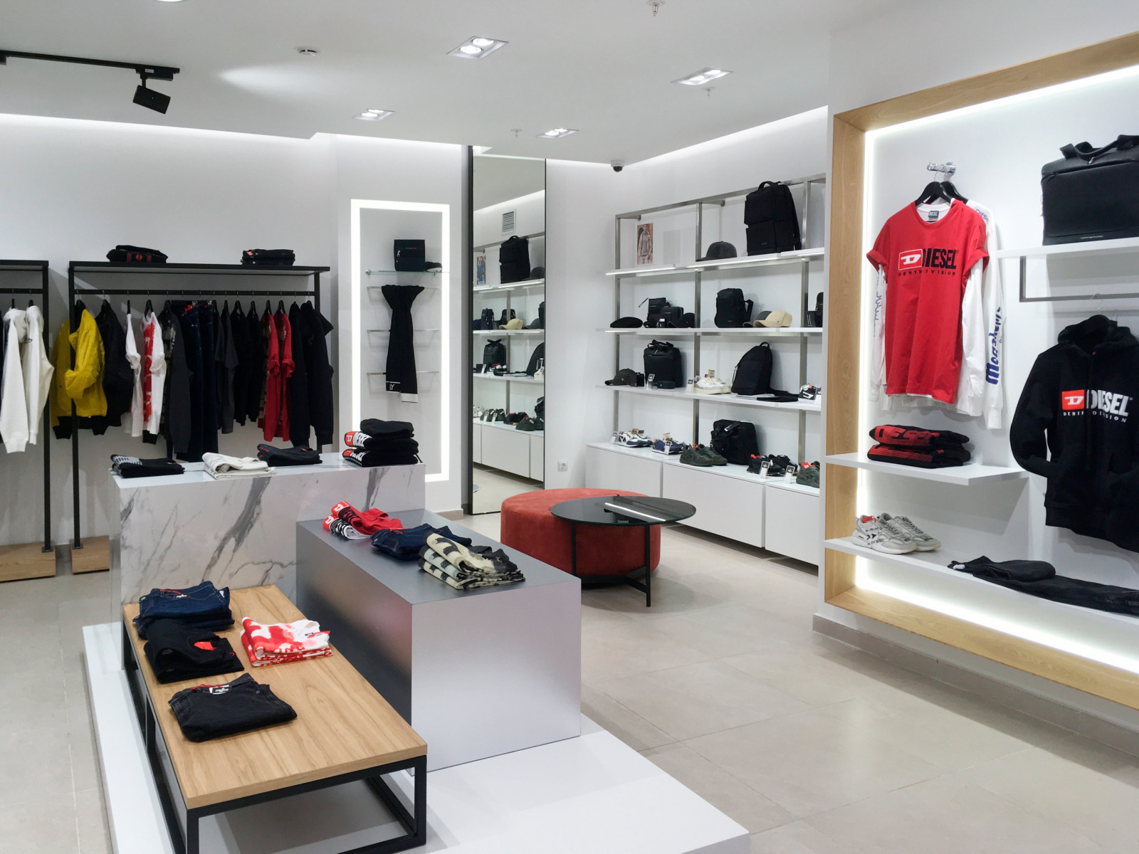 Мультибрендовый бутик "Драйв" ТК "Гостиный двор", г. Челябинск