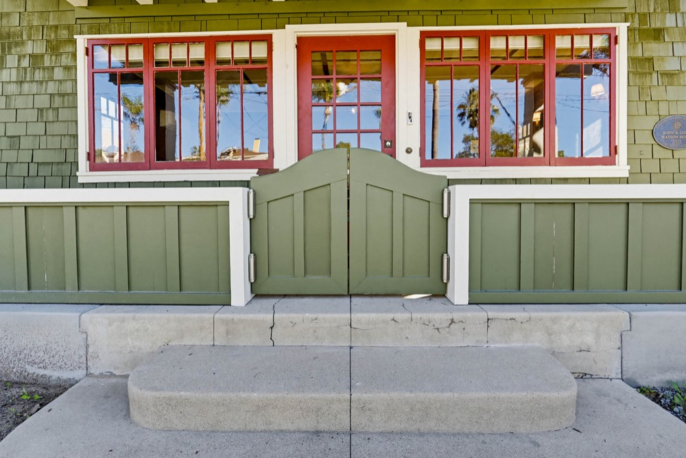 Golden Heights_Kitchen & Baths