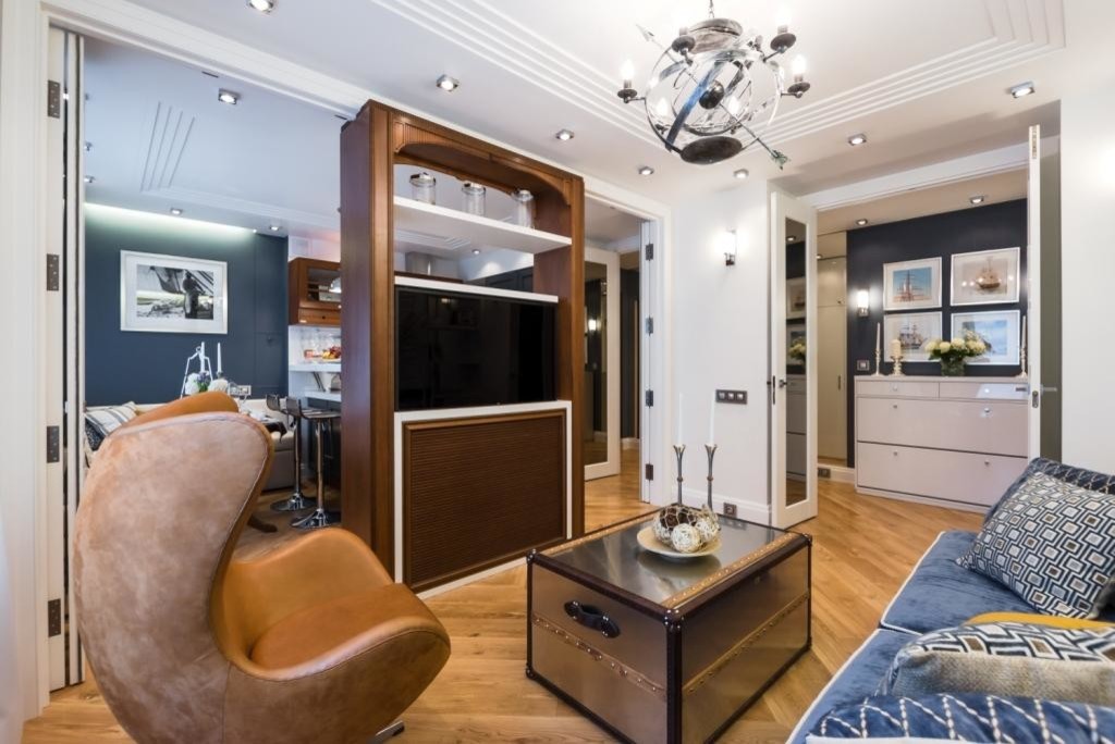 Кухня с иллюминатором