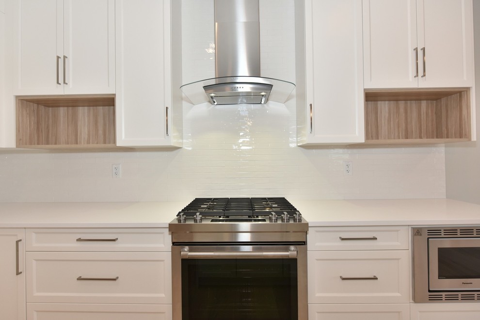 Inspiration for a modern kitchen remodel in Calgary