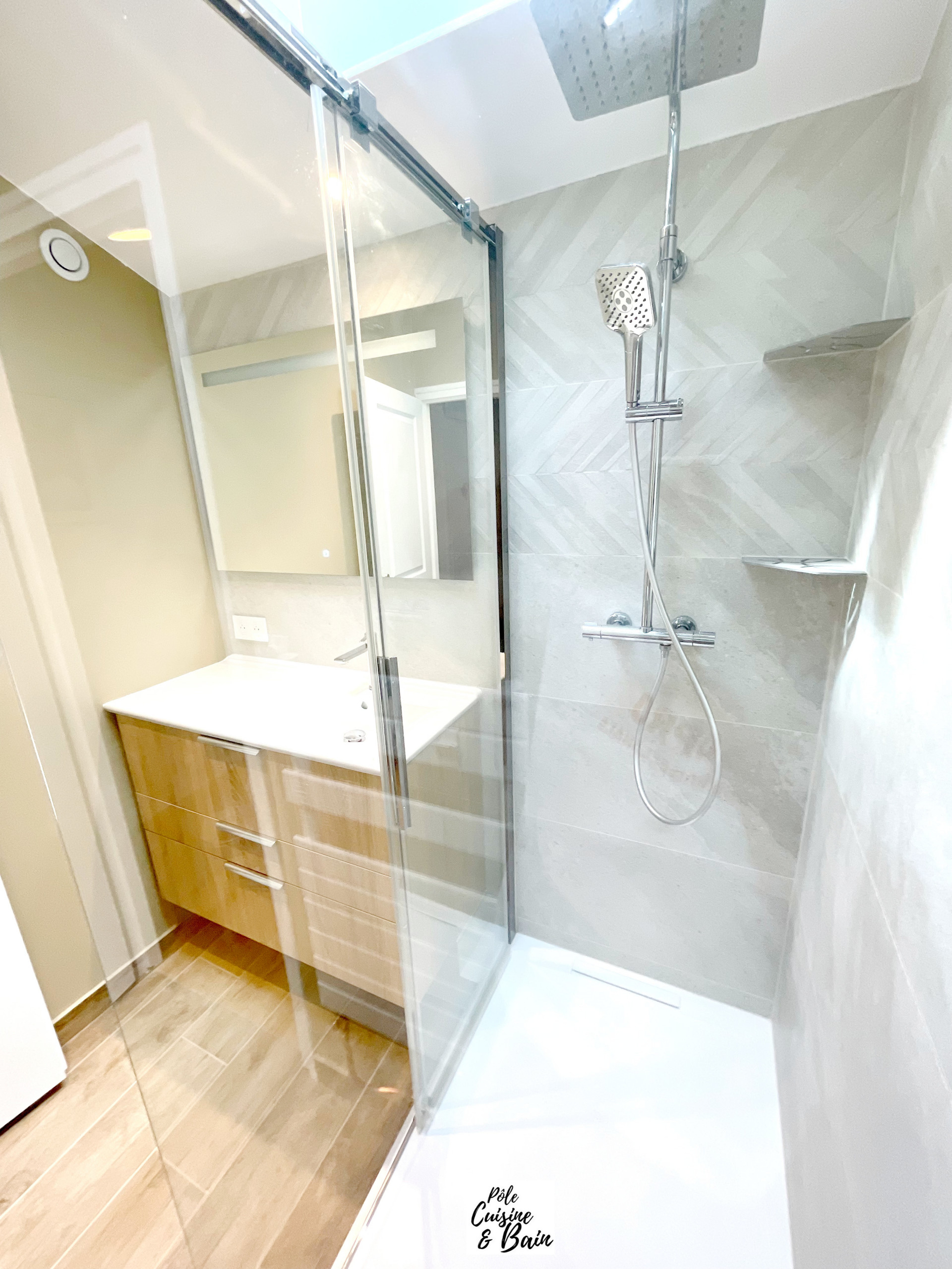 SALLE D'EAU FAMILIALE: rénovation complète pour séparer le WC et la salle d'eau