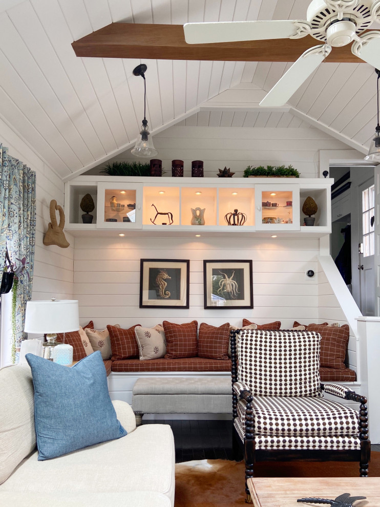 Cozy Family Room - Watch Hill, RI