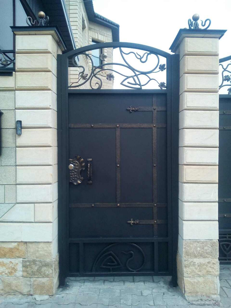 Кованые ворота и калитка