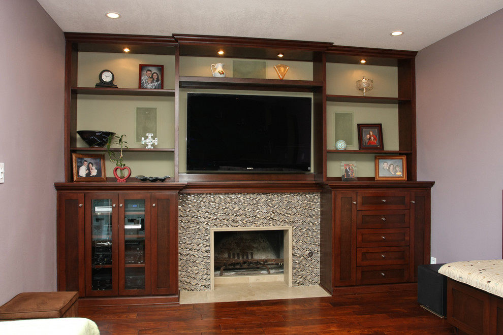 Inspiration for a transitional kitchen remodel in Orange County