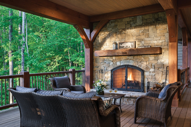 Timber Frame in North Carolina - Jackson County Residence rustico-terraza-y-balcon