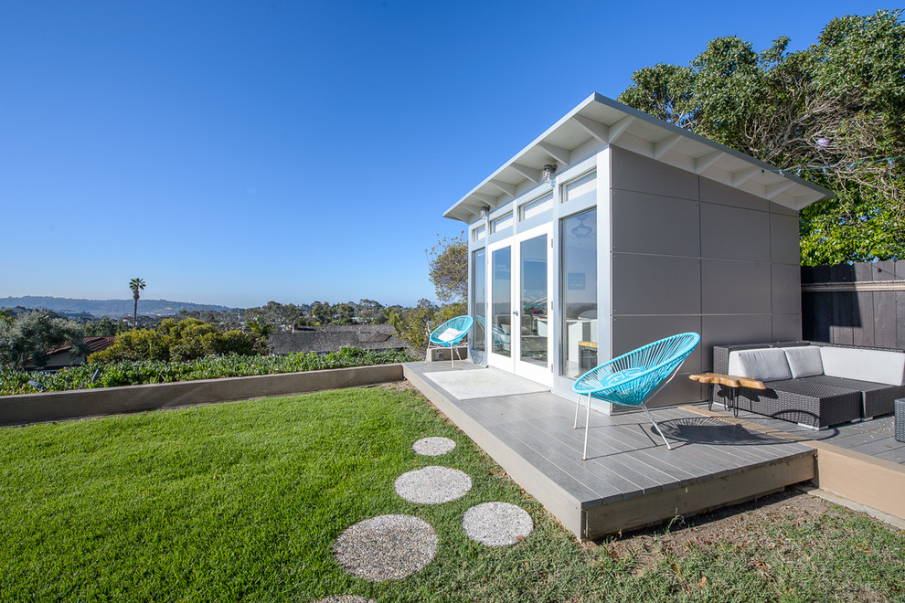 This is an example of an expansive modern shed and granny flat in San Diego.