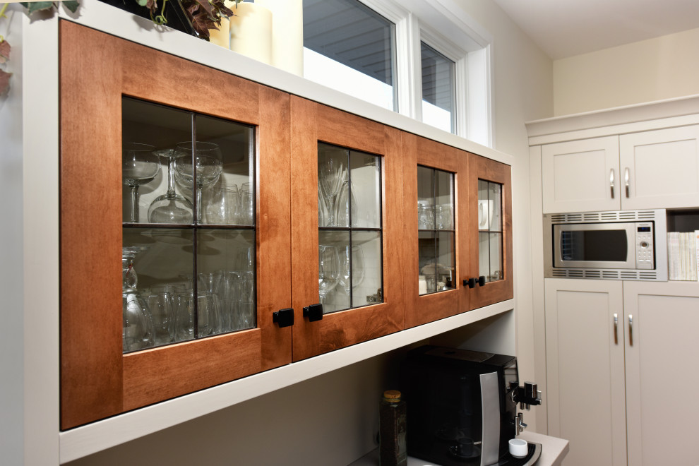 Home design - craftsman home design idea in Toronto