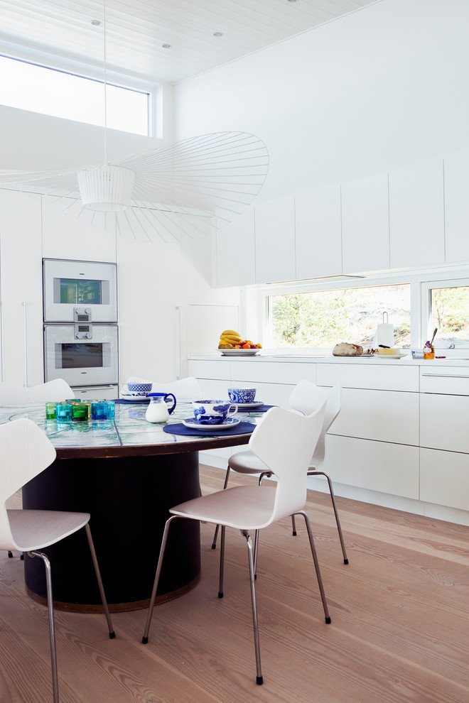 Design ideas for a contemporary kitchen in Stockholm.