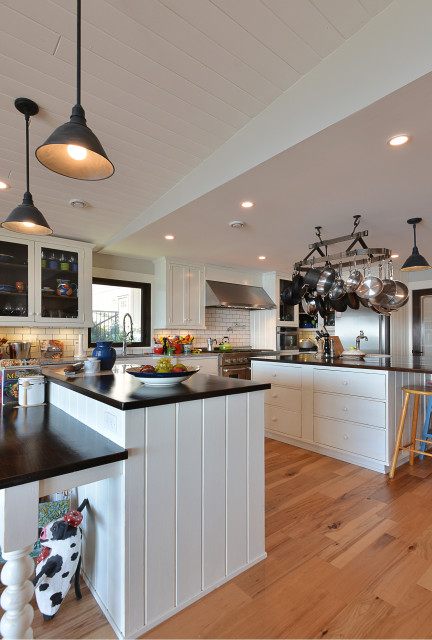 ROBERTA'S COTTAGE arts-and-crafts-kitchen