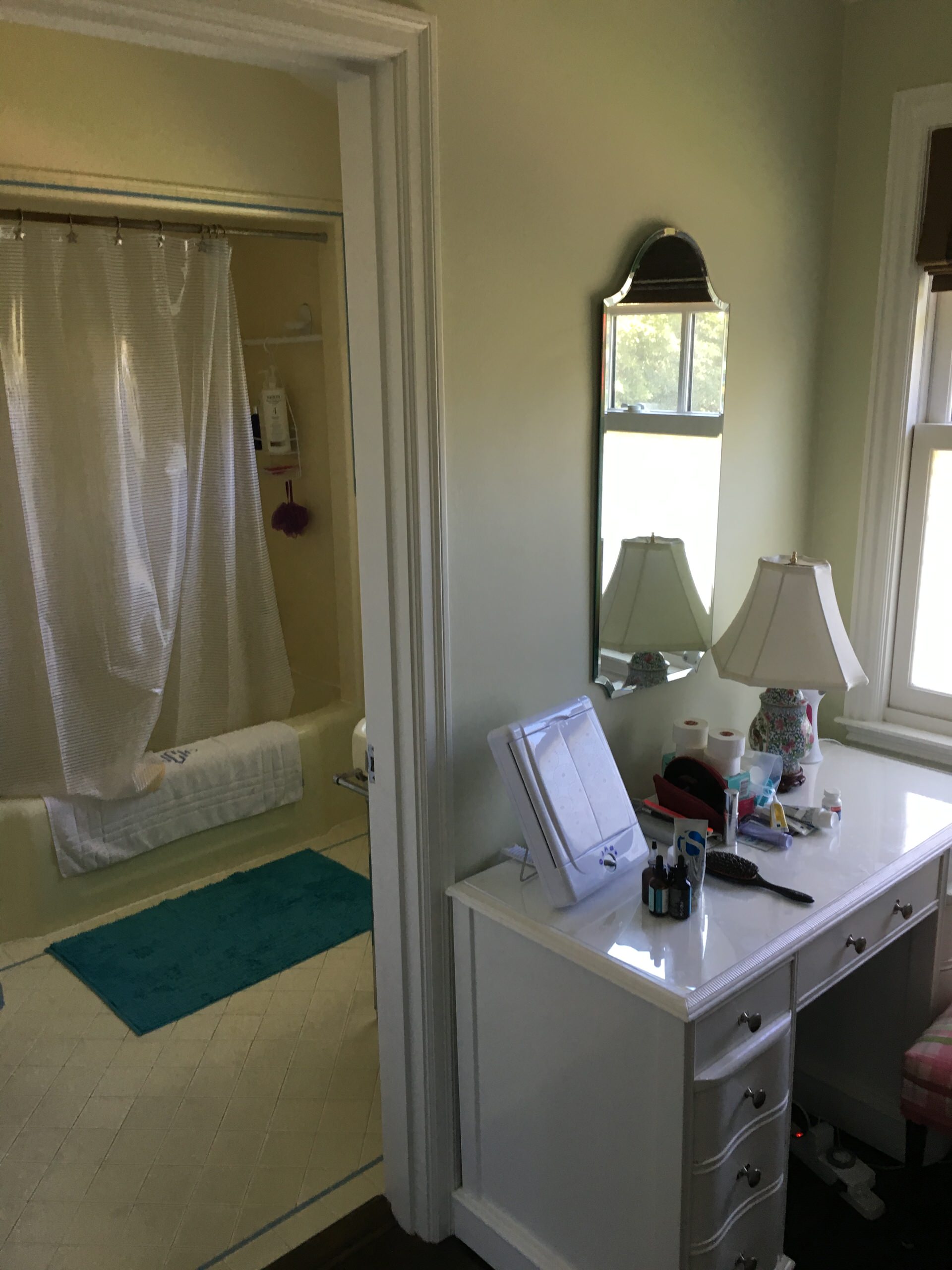 Colonial Revival - Before, master bath