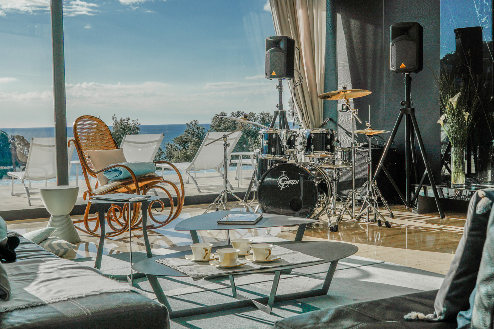 ИСПАНСКАЯ РИВЬЕРА. ДОМ НА СКЛОНЕ.