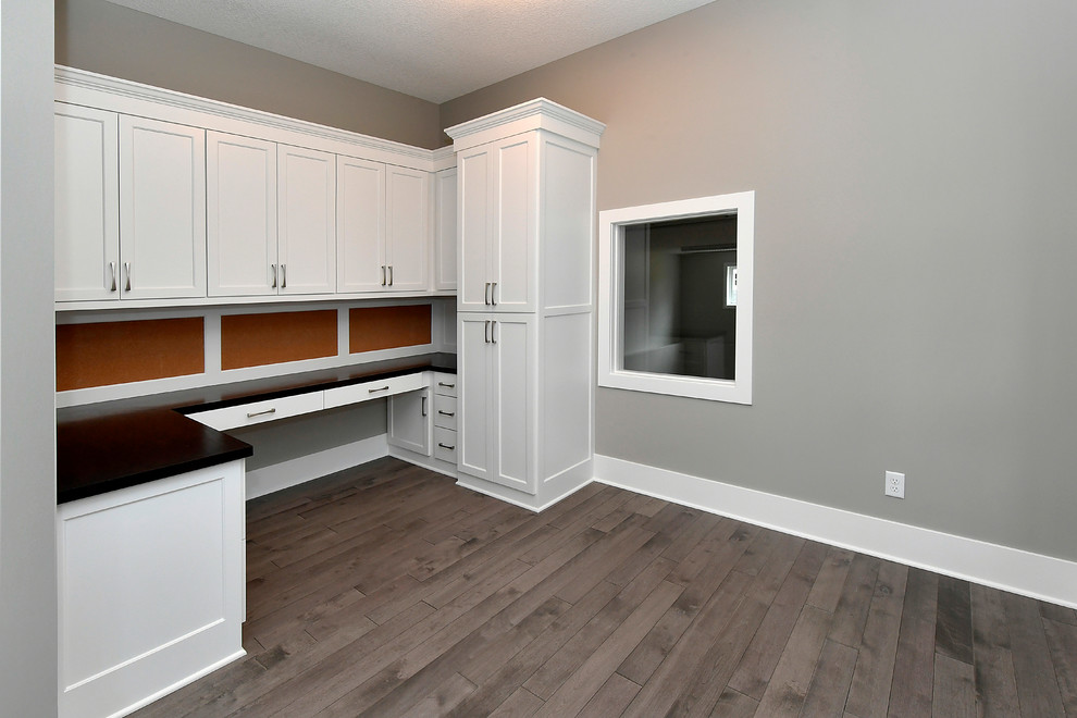 Inspiration for a transitional home design remodel in Minneapolis