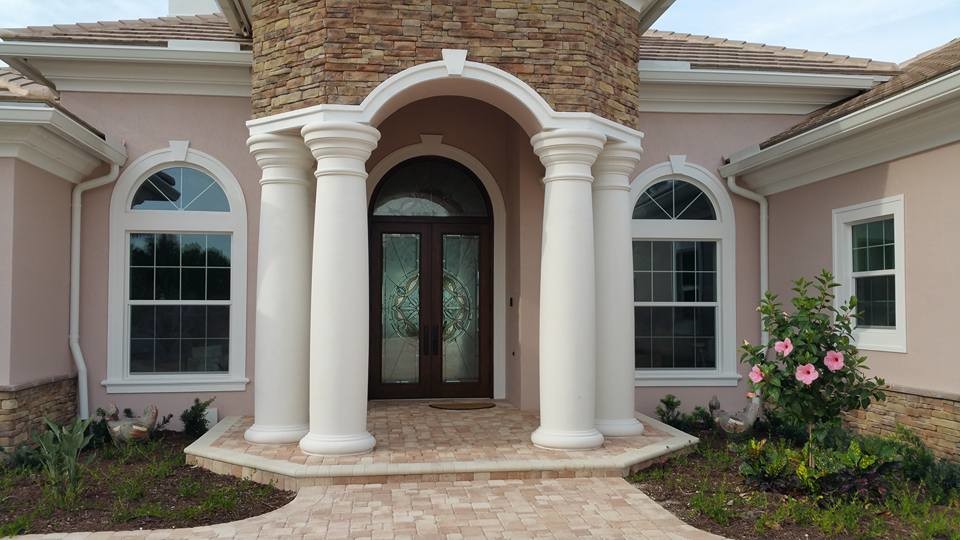 Example of a tuscan entryway design in Miami
